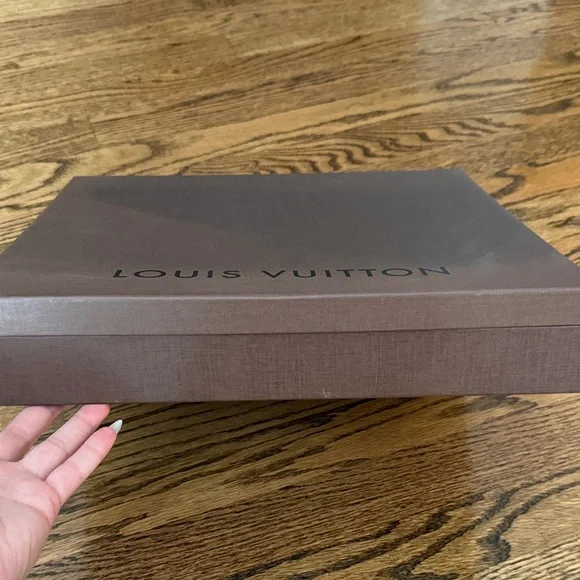 Louis VuittonBrown Gift Box